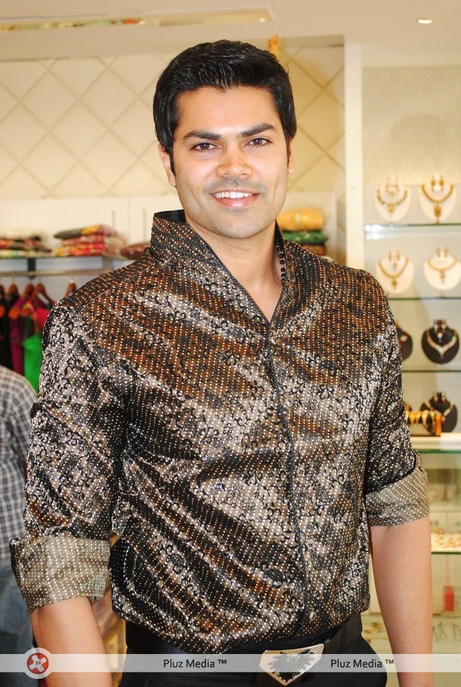 Ganesh Venkatraman - Launch of Diwali Festive Collection at Mebaz at Himayathnagar - Pictures | Picture 106375